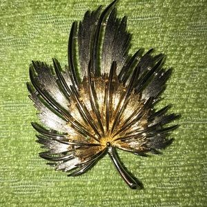 Vintage leaf brooch